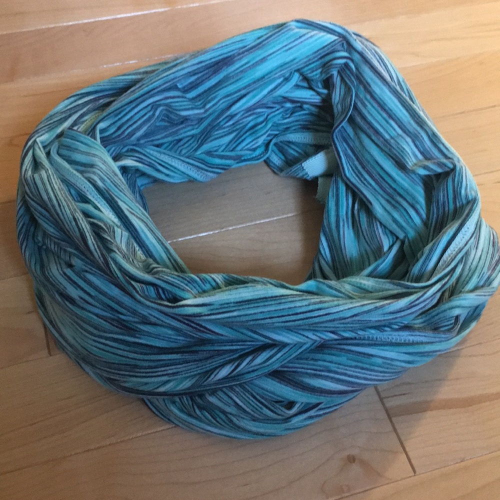 Champion Infinity Scarf
